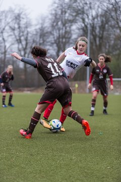 Bild 36 - B-Juniorinnen Walddoerfer - St.Pauli : Ergebnis: 4:1